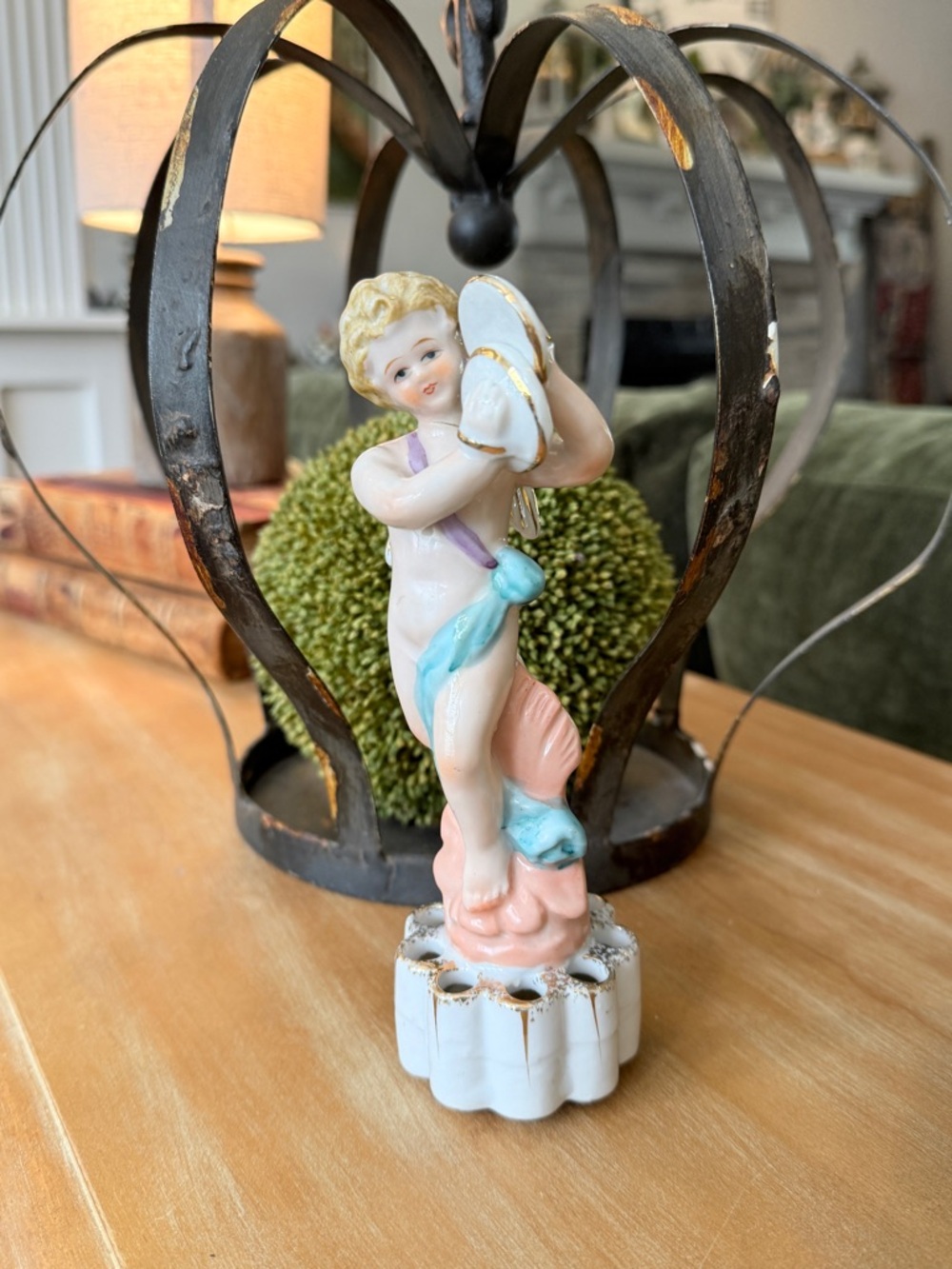 Vintage Porcelain Cherub Flower Frog - Picture 13 of 14